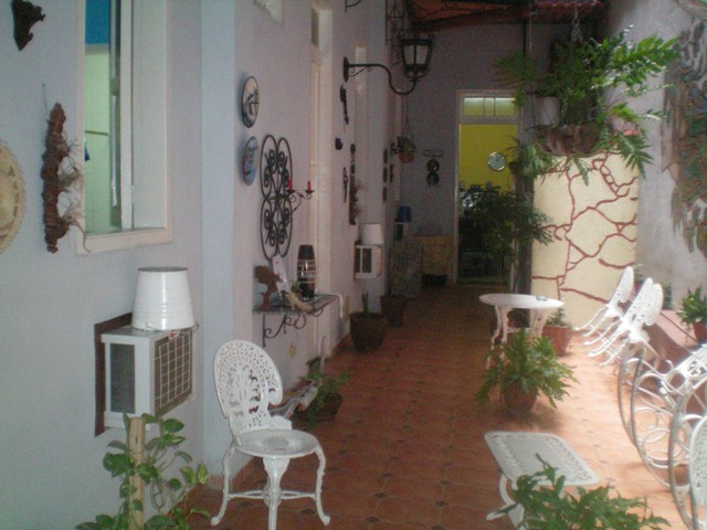 13- COLONIAL HOUSE TO RENT IN OLD HAVANA